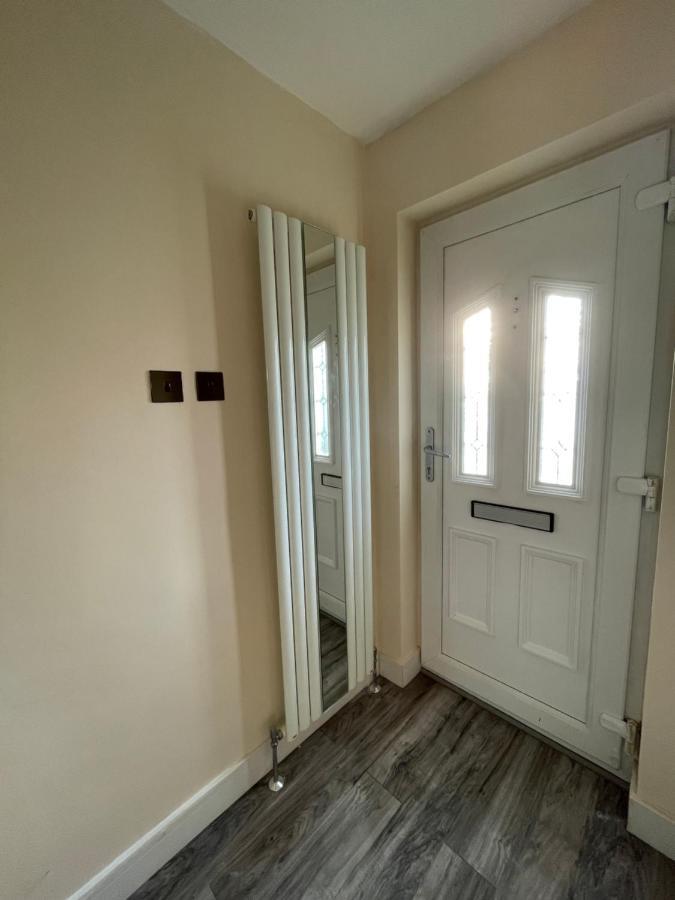 Modern 4-Bedroom Entire House With Garden Uxbridge Luaran gambar